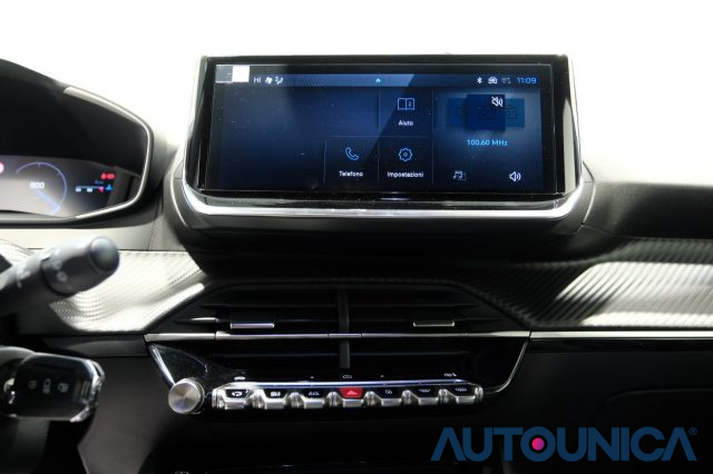 PEUGEOT 2008 usata, con Sensore di pioggia