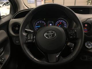 TOYOTA Yaris usata, con Specchietti laterali elettrici