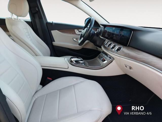 MERCEDES-BENZ E 220 usata, con Specchietti laterali elettrici