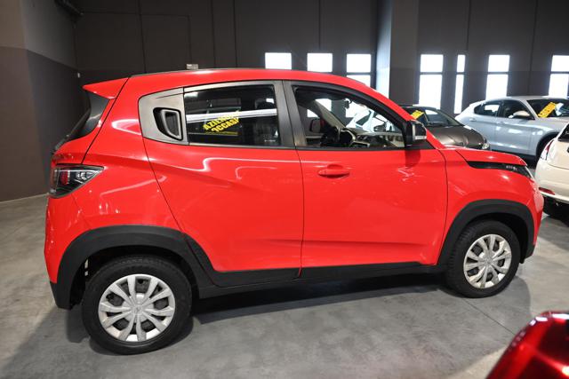 MAHINDRA KUV100 usata, con Airbag Passeggero