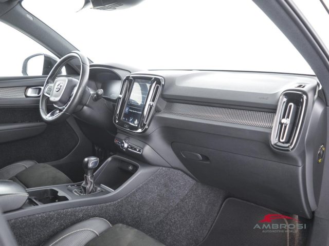 VOLVO XC40 usata 11
