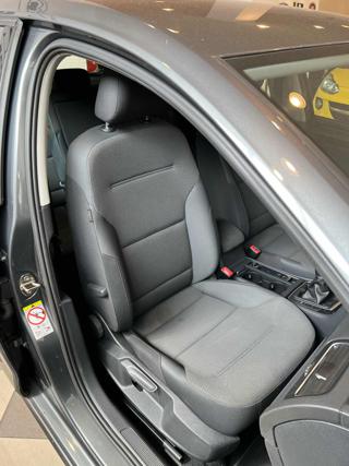 VOLKSWAGEN Golf usata, con ESP