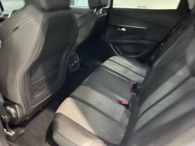 PEUGEOT 3008 usata, con Fari Xenon