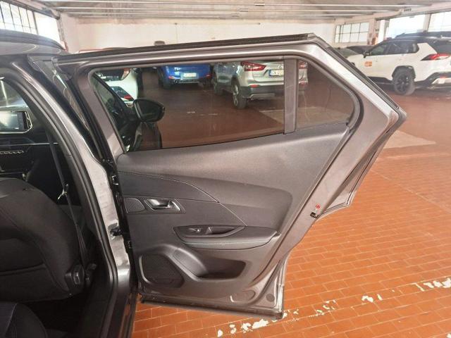PEUGEOT 2008 usata, con Pneumatici da neve