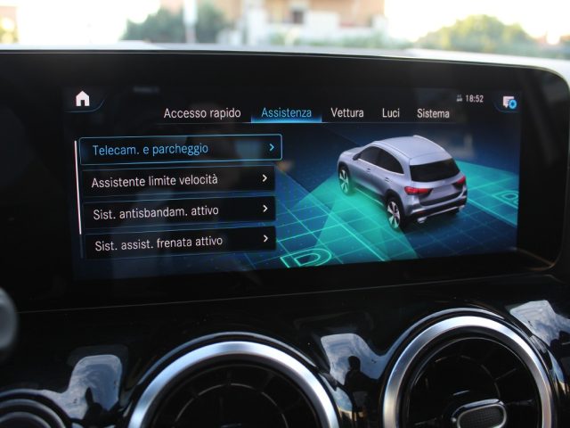MERCEDES-BENZ GLA 200 usata, con Specchietti laterali elettrici