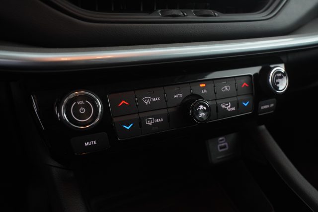 JEEP Compass usata 11