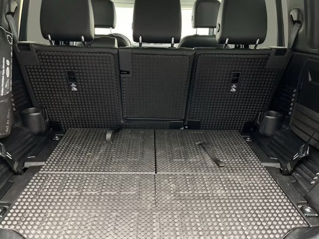 LAND ROVER Defender usata, con ESP