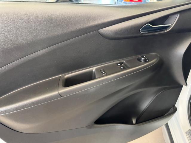 OPEL Karl usata, con Touch screen