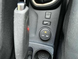 RENAULT Captur usata, con Autoradio digitale