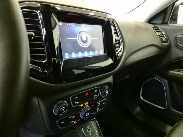 JEEP Compass usata, con Volante in pelle