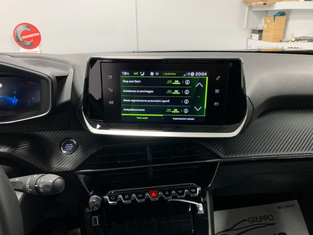 PEUGEOT 2008 usata, con Controllo automatico clima