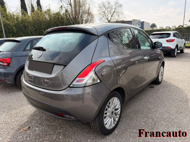 LANCIA Ypsilon usata, con Autoradio