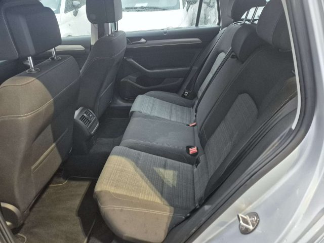 VOLKSWAGEN Passat Variant usata, con Park Distance Control