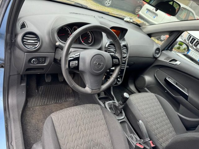 OPEL Corsa usata, con USB