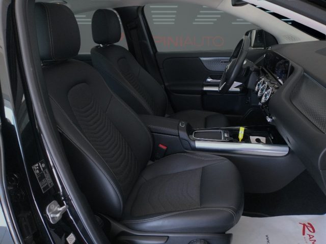 MERCEDES-BENZ GLA 180 usata 19