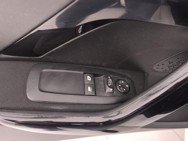 PEUGEOT 208 usata, con Autoradio digitale