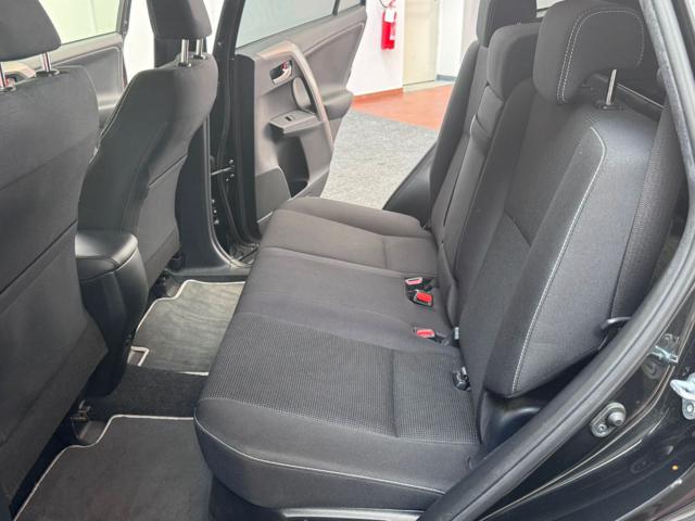 TOYOTA RAV 4 usata, con Park Distance Control
