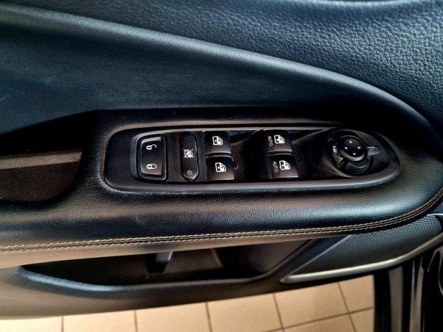 JEEP Compass usata, con Volante in pelle