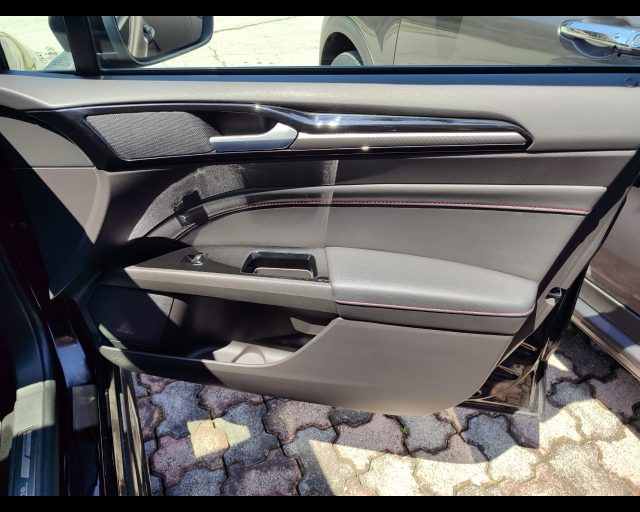 FORD Mondeo usata, con Frenata d