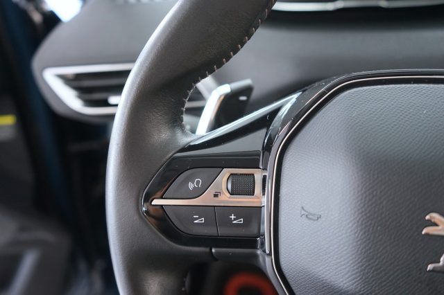 PEUGEOT 5008 usata, con Climatizzatore automatico, 2 zone