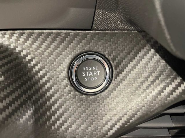 PEUGEOT 2008 usata 29