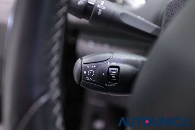 PEUGEOT 2008 usata, con Sedile posteriore sdoppiato