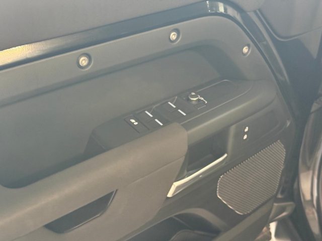 LAND ROVER Defender usata, con Airbag testa