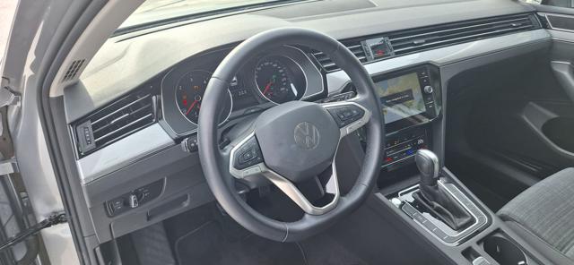 VOLKSWAGEN Passat Variant usata, con Airbag