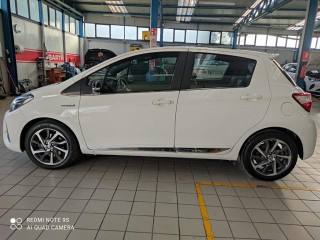 TOYOTA Yaris usata, con Autoradio