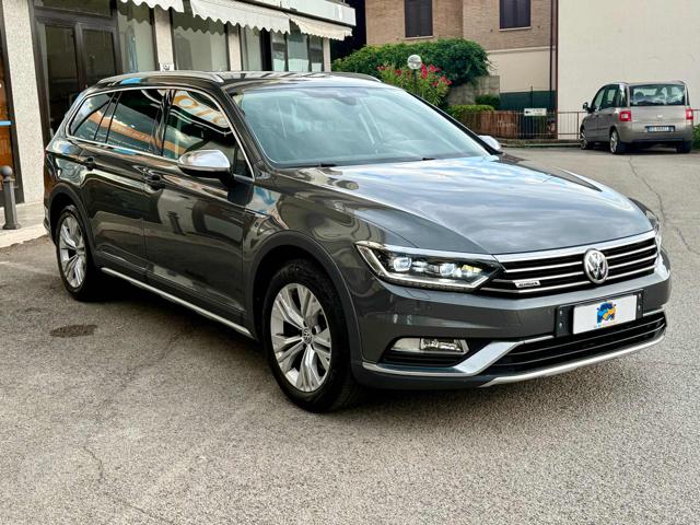 VOLKSWAGEN Passat usata, con Airbag laterali