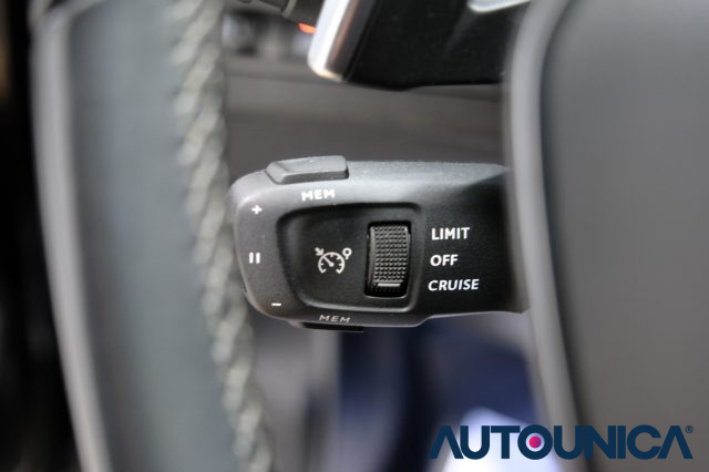 PEUGEOT 3008 usata, con Leve al volante