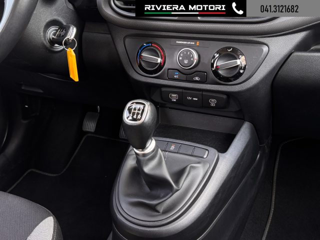 HYUNDAI i10 usata, con Autoradio