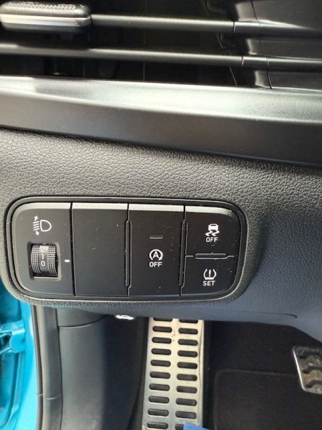HYUNDAI Bayon usata, con Fari Xenon