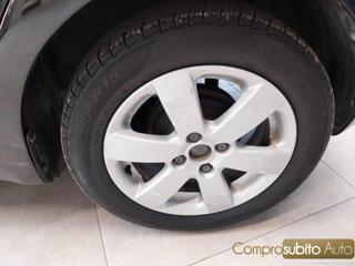 SUZUKI Swift usata, con Sedile posteriore sdoppiato