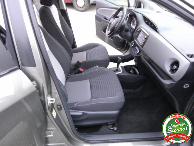 TOYOTA Yaris usata 13