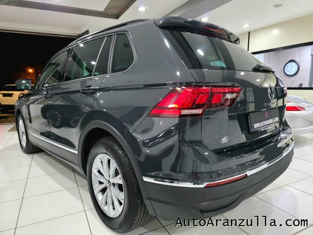 VOLKSWAGEN Tiguan usata, con Autoradio