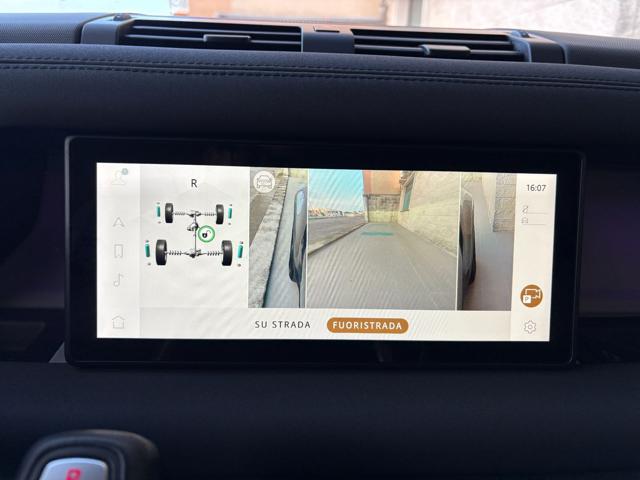 LAND ROVER Defender usata, con Isofix