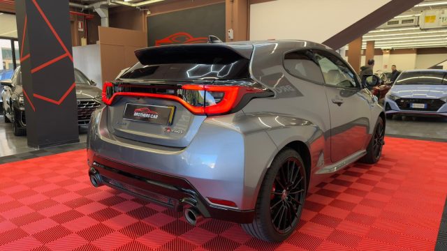 TOYOTA Yaris usata, con Autoradio