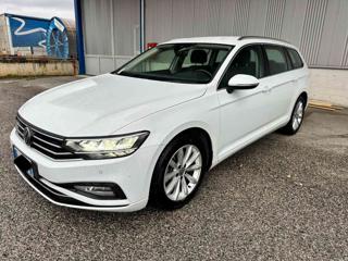 VOLKSWAGEN Passat Variant usata, con Airbag laterali