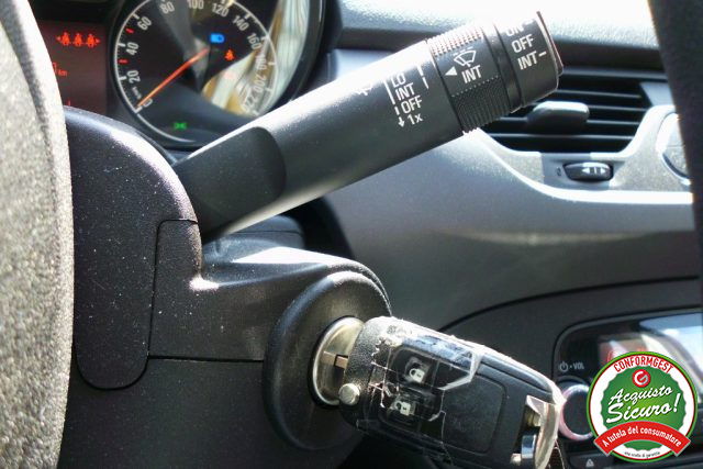OPEL Corsa usata, con Airbag testa