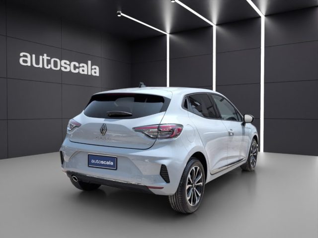 RENAULT Clio usata, con Autoradio