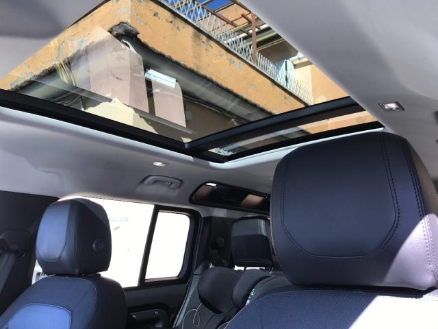 LAND ROVER Defender usata, con Fendinebbia