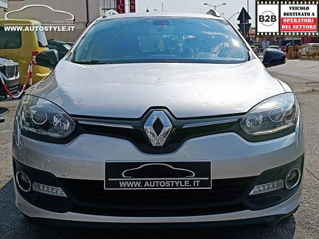 RENAULT Megane usata, con Sensori di parcheggio posteriori
