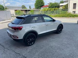 VOLKSWAGEN T-Roc usata, con Autoradio