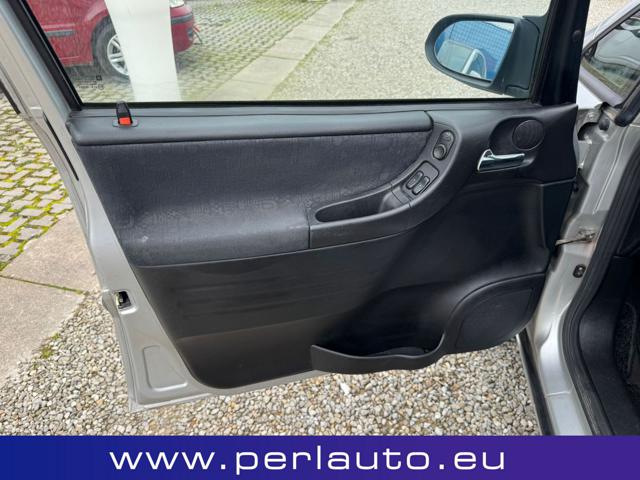 OPEL Zafira usata, con Chiusura centralizzata