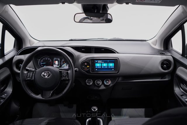 TOYOTA Yaris usata, con Specchietti laterali elettrici