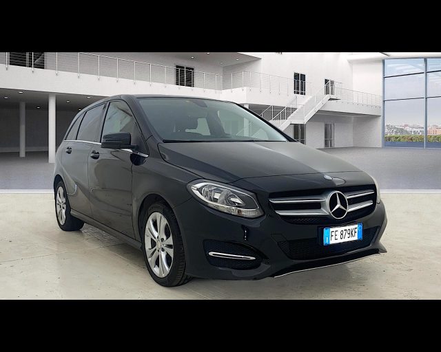 MERCEDES-BENZ B 180 usata, con Luci diurne LED