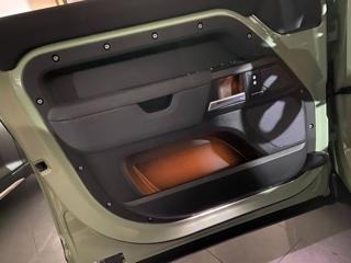 LAND ROVER Defender usata, con Airbag testa