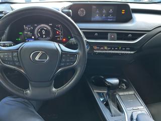 LEXUS UX 250h usata, con Cerchi in lega