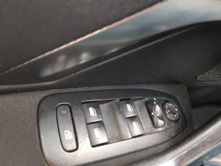 PEUGEOT 2008 usata, con Servosterzo